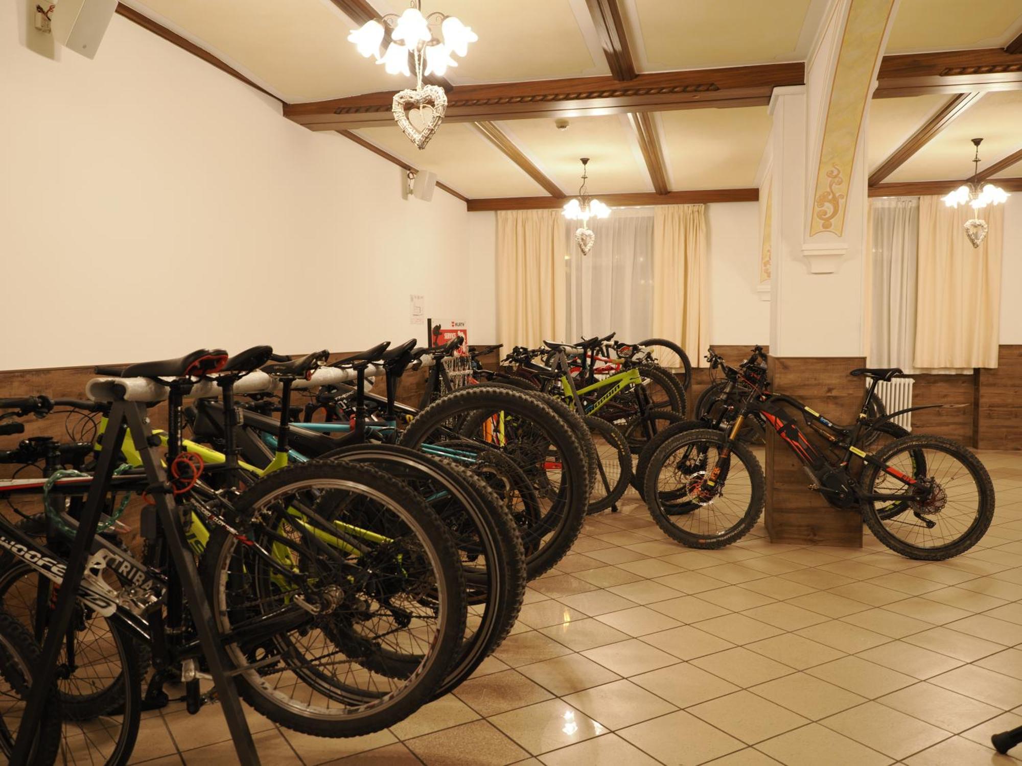 Hotel Europa Molveno Zewnętrze zdjęcie